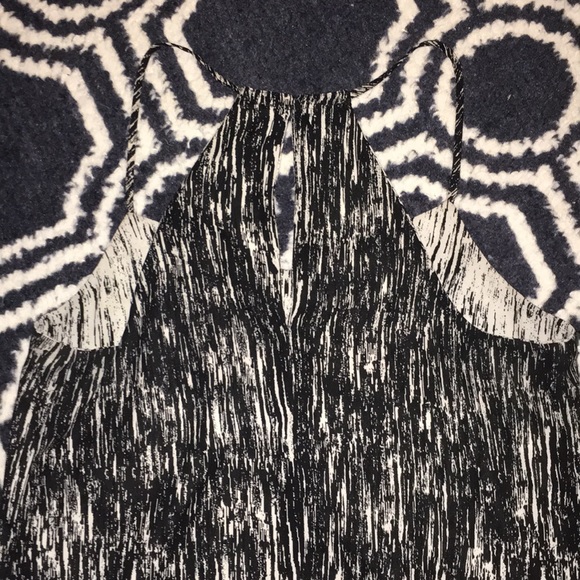 Express - Patterned Reversible Tank - Picture 8 of 8